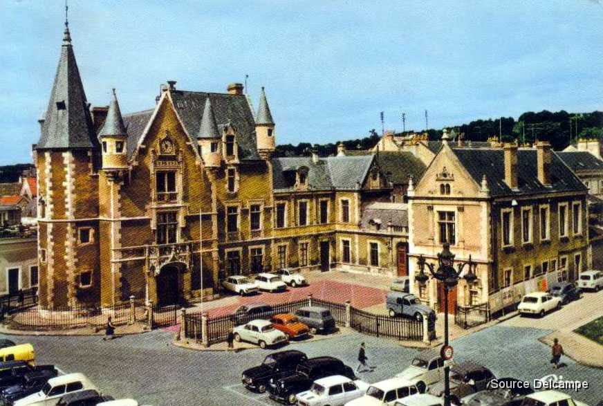 91 Etampes Hotel de Ville.jpg